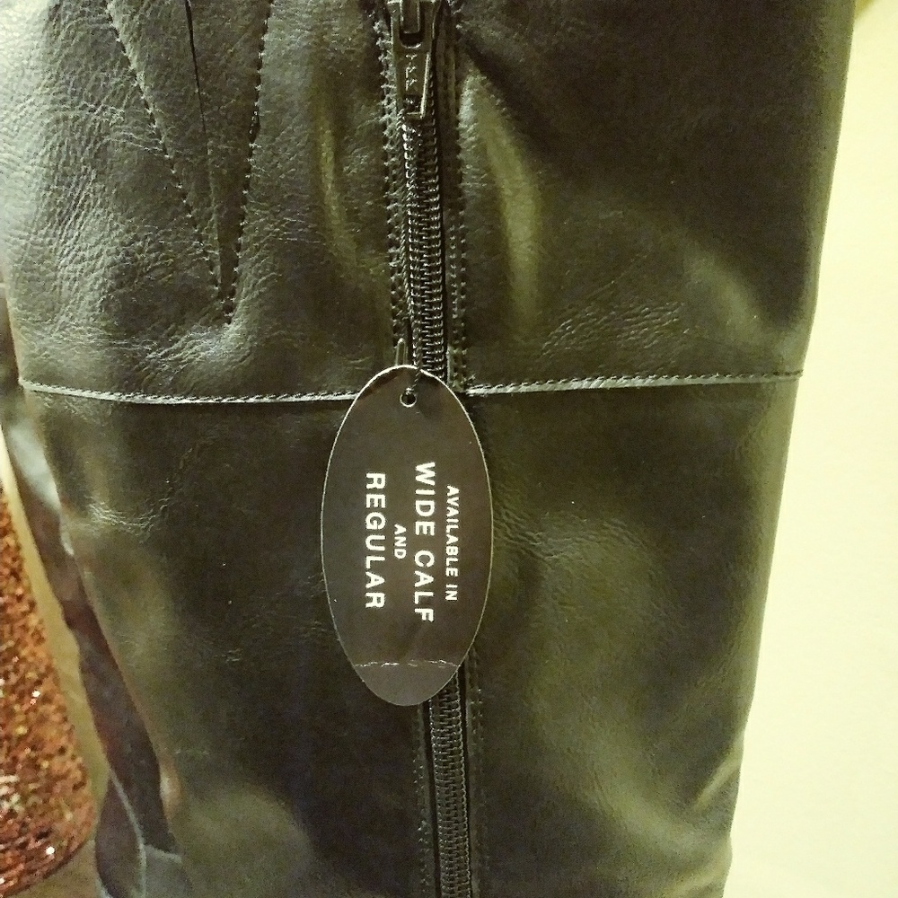Boots - Picture 3 of 4